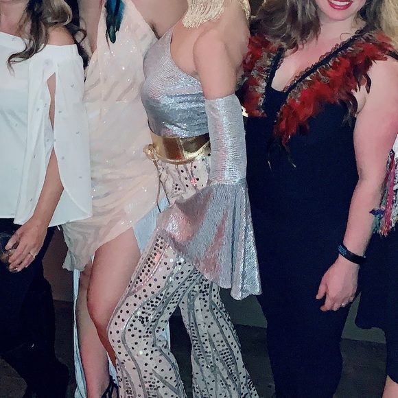 Silver strapless bodysuit with bell arms - Picture 2 of 2